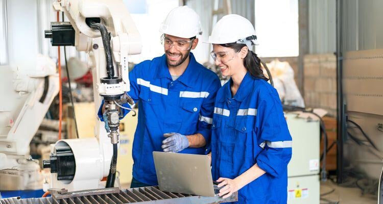 ¿Qué se hace en la ingeniería industrial automotriz?